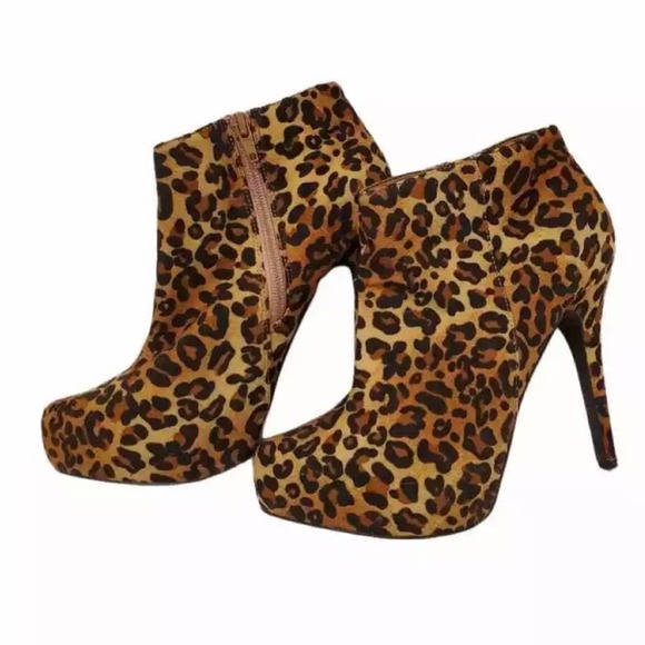 Qupid Leopard Print Stiletto Booties NEW - Picture 1 of 11